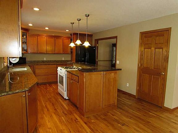 5th image of 4030 Fox Hollow Ct