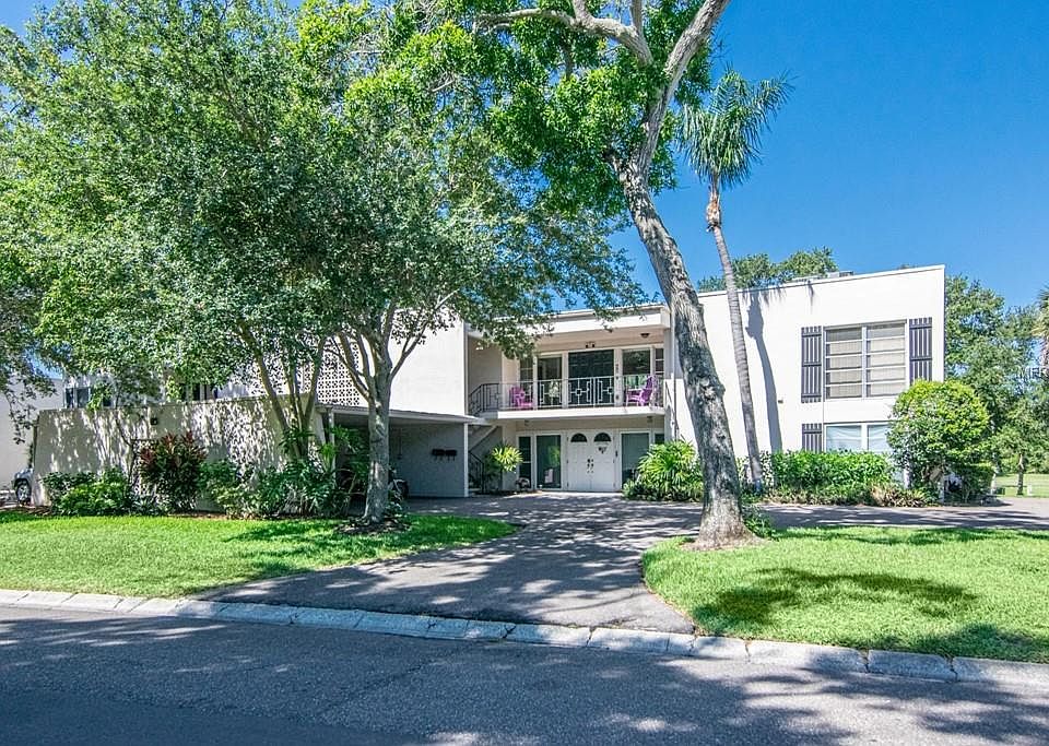 1st image of 21 Country Club Dr #21
