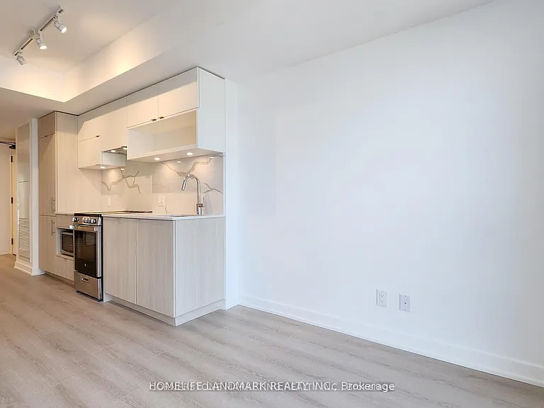 100 Queen St E #2617 — Photo 10
