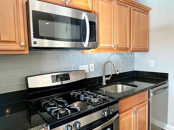 4th image of 7528 Savannah St