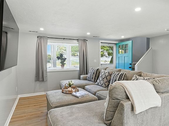 3rd image of 21 Petipas Ln #B
