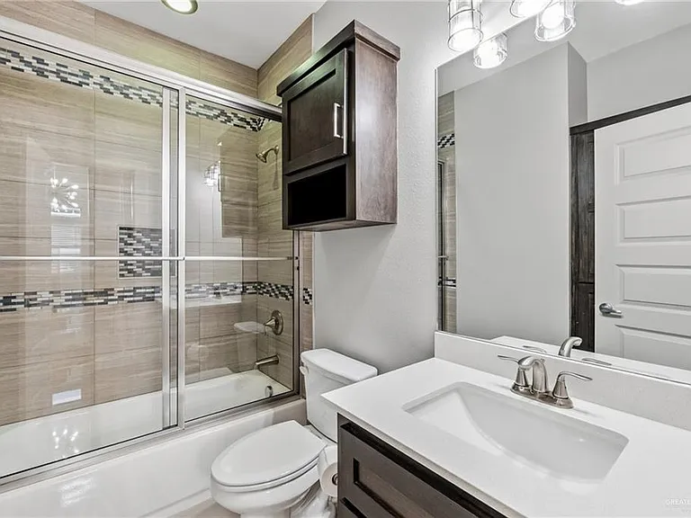 921 Casa Blanca — Photo 11