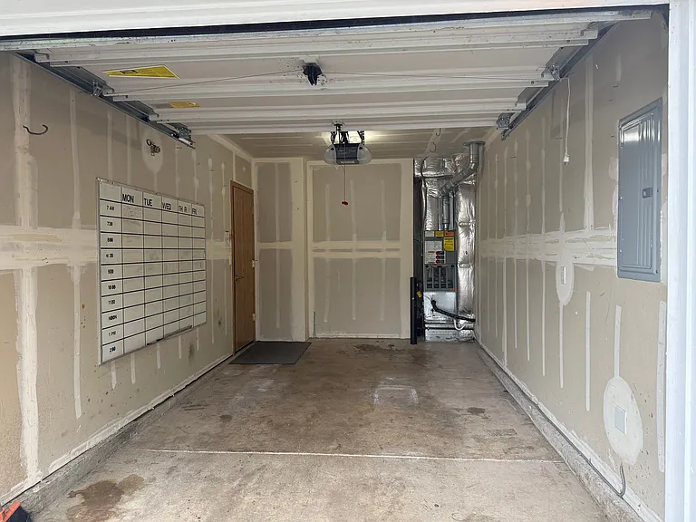 11739 SE Yamhill St — Photo 22