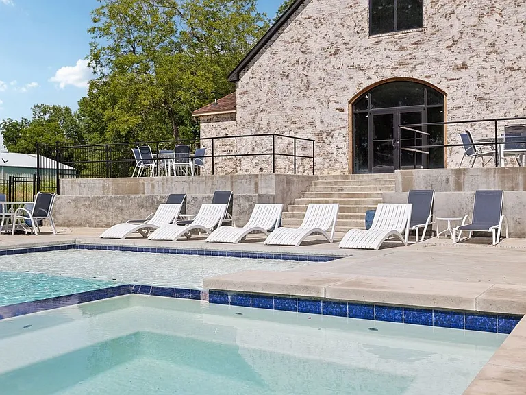 Oak Hill Townhomes: Now Offering First Month FREE! — Photo 56