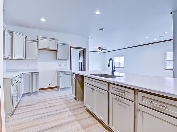 3rd image of 112 Four Seasons Ln #46