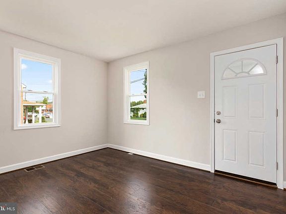 5th image of 109 Cherry Ln