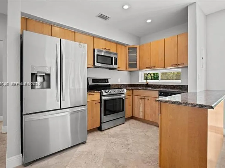 11222 NE 9th Ave — Photo 4