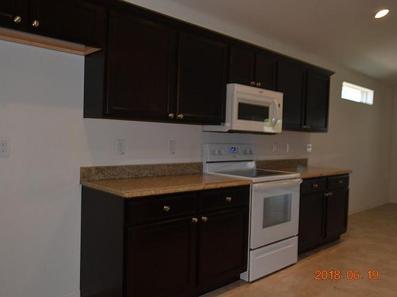 3rd image of 410 Saint Georges Cir
