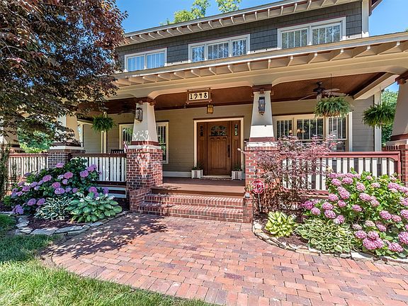 Checkout the GAS LAMPS!