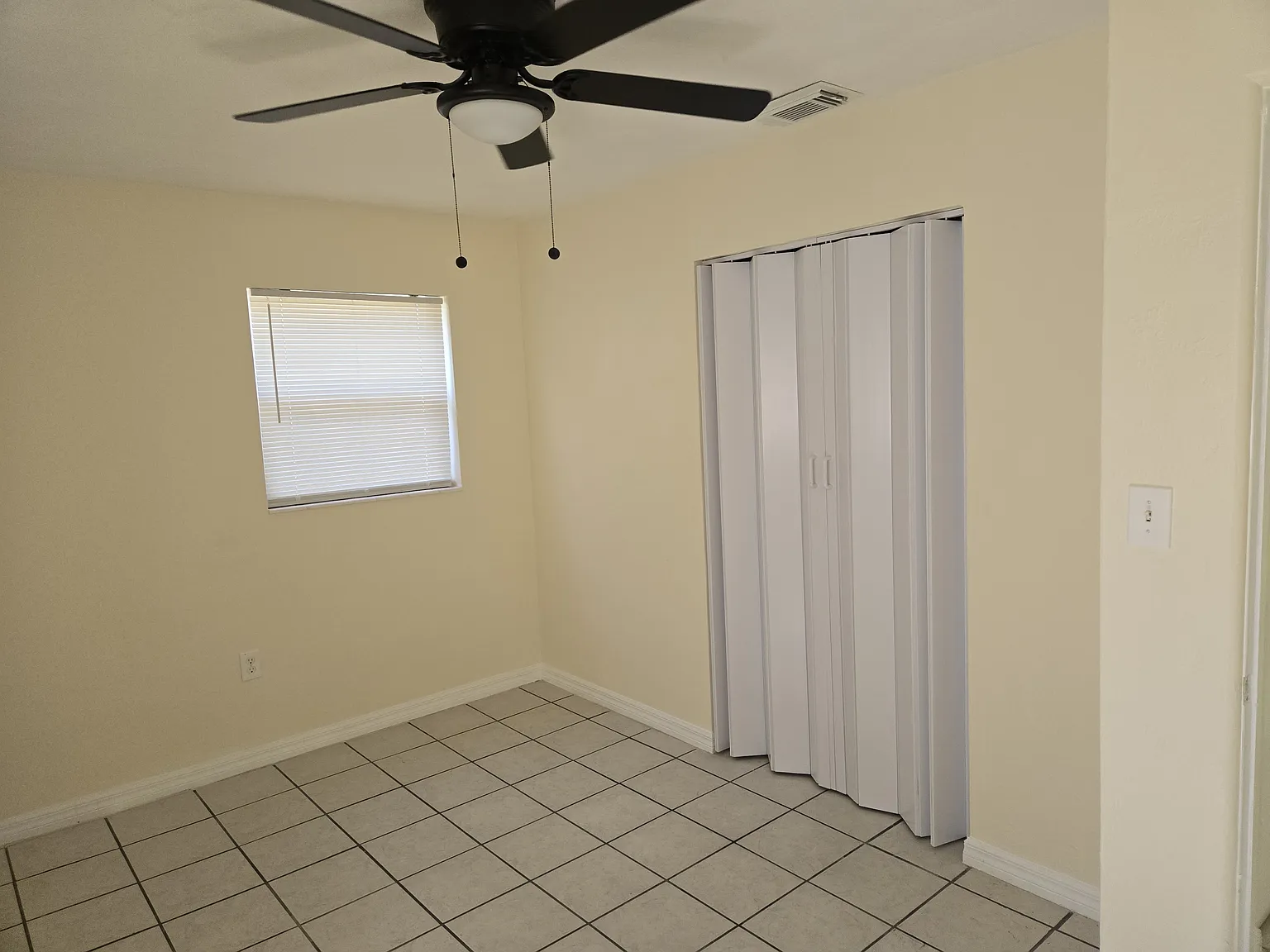 3 bed, 1000 sqft, $1,400 — Photo 4