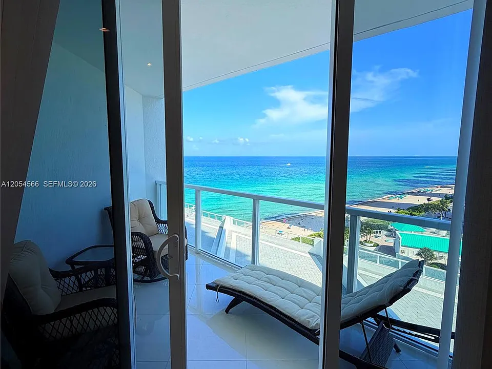 16699 Collins Ave #1410
