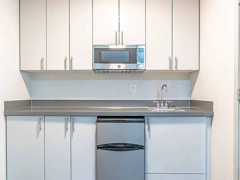 Elegant, Efficient Studios in Beautiful Delridge! — Photo 27