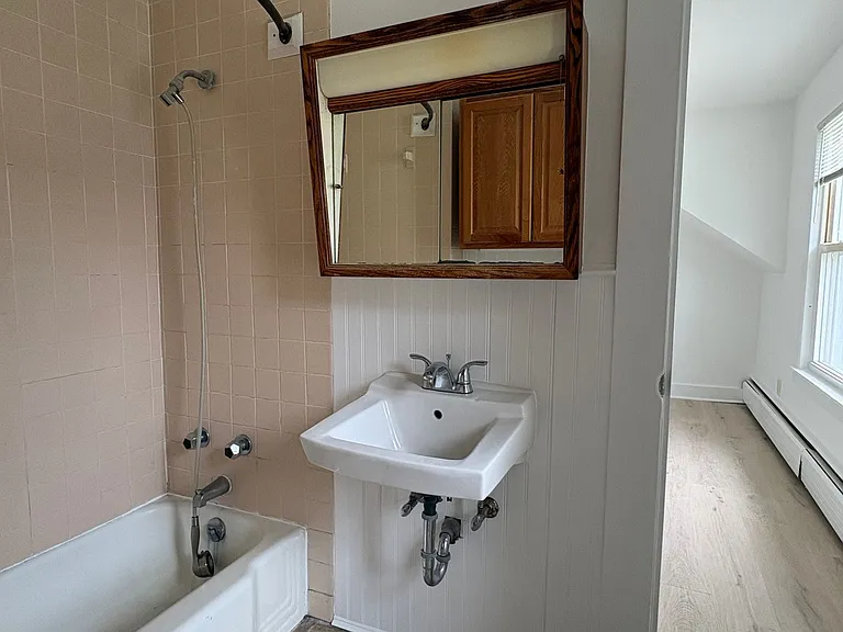 48 Gridley St - Blue Pod — Photo 13