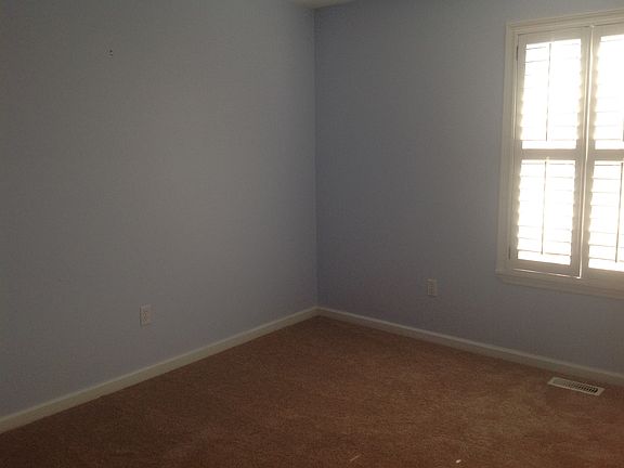4th image of 167 Wild Rose Dr
