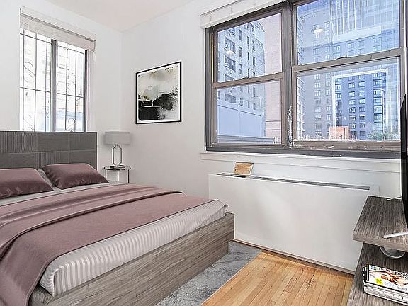 4th image of 207 E 37th St APT 5L