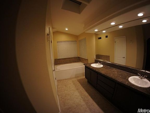 5th image of 105 Keller Cir
