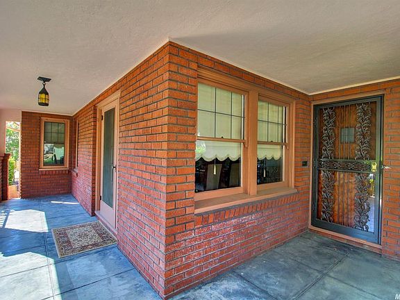 3rd image of 944 Sonoma Way