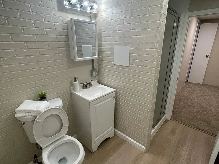 339 W Main St — Photo 15