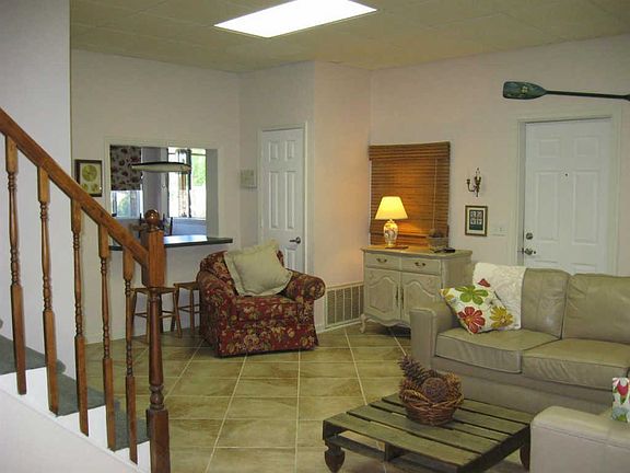 3rd image of 1642 W Lakeshore Dr