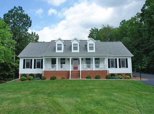 321 Four Seasons Dr, Troutville, VA 24175