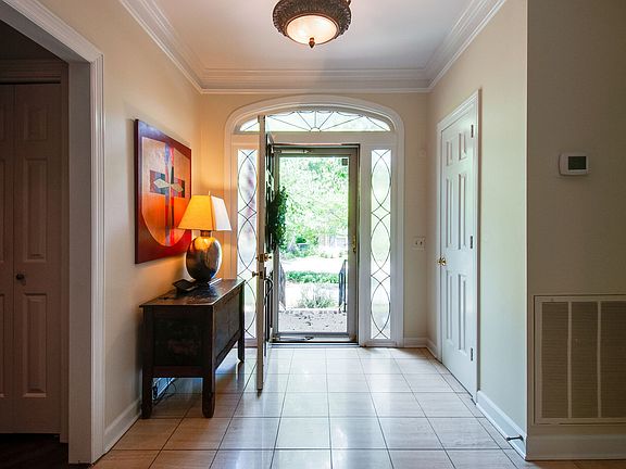 4th image of 510 Brighton Pl