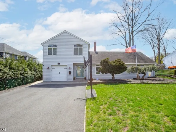 150 Thomas Dr, Paramus Boro, NJ 07652