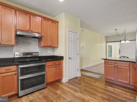 2nd image of 307 Sydney Ln