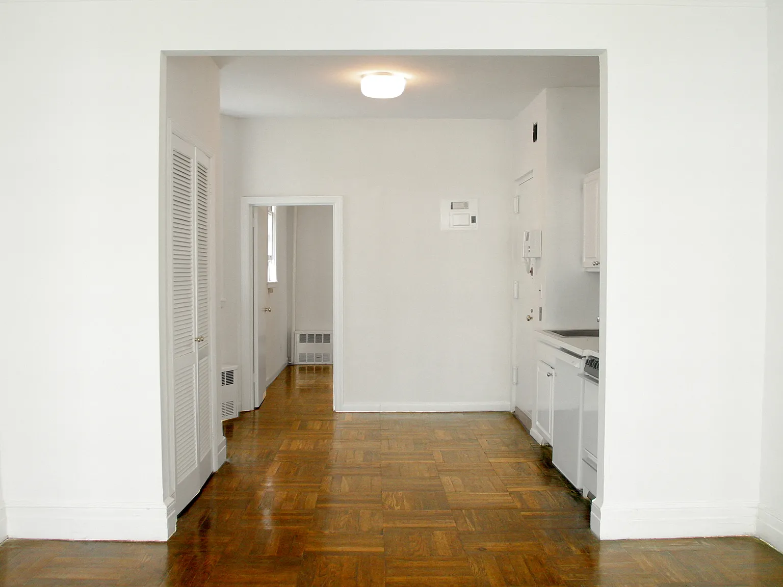 415 East 72nd Street — Photo 4
