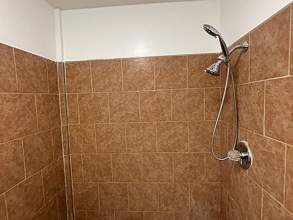 4th image of 329 S Orange Ave #2A