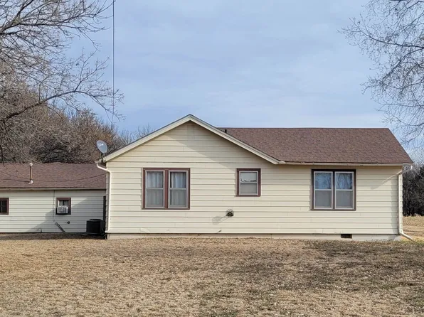 3912 N Wilson Rd, Hutchinson, KS 67502