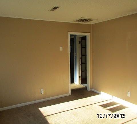 3rd image of 2019 NE McCroskey Ave