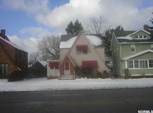 8210 Snow Rd, Parma, OH 44129