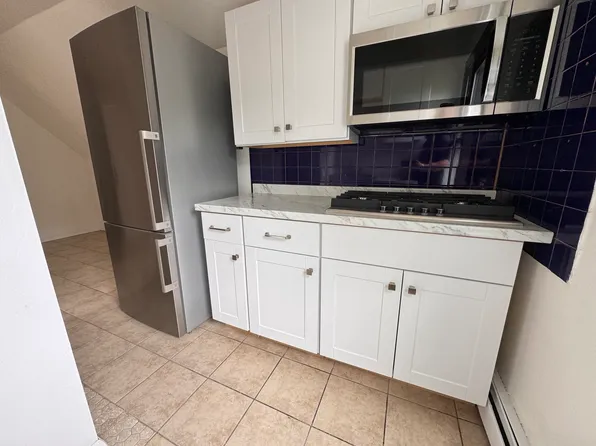 772 Park Ave Floor 3, East Orange, NJ 07017