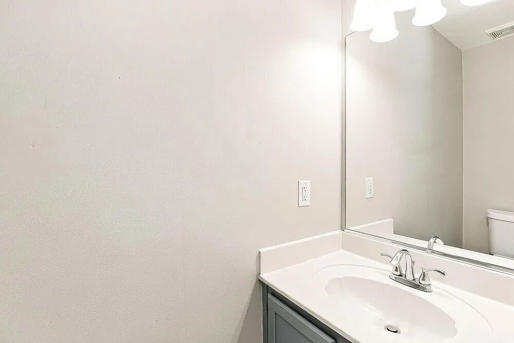 3 bed, 2.5 bath, 1585 sqft, $2,280 — Photo 4