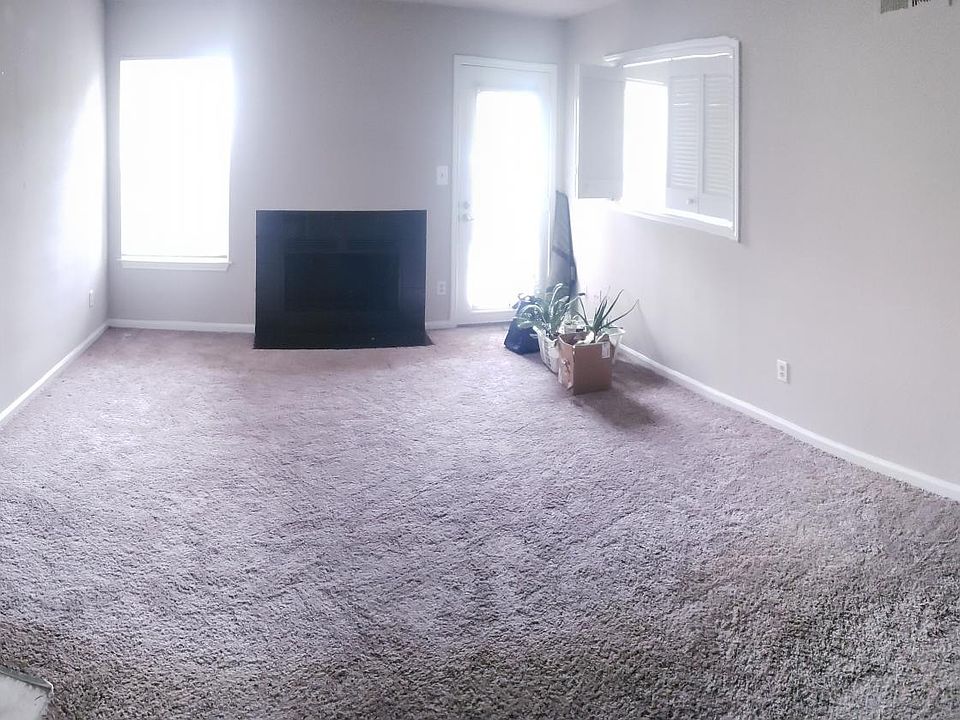 1st image of 2519 Farmcrest Dr #201