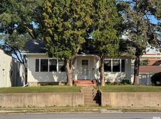 2721 Harrison St, Davenport, IA 52803