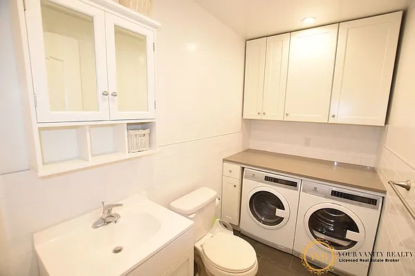 Rented by Your Vanity Realty | media 28