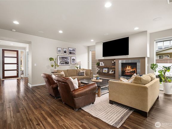 4th image of 1113 Gaines Avenue SE
