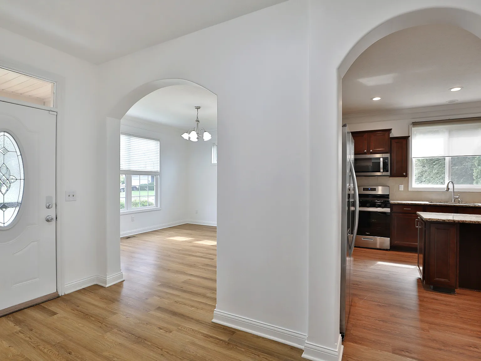 4 bed, 2.5 bath, 2524 sqft, $3,300 — Photo 4