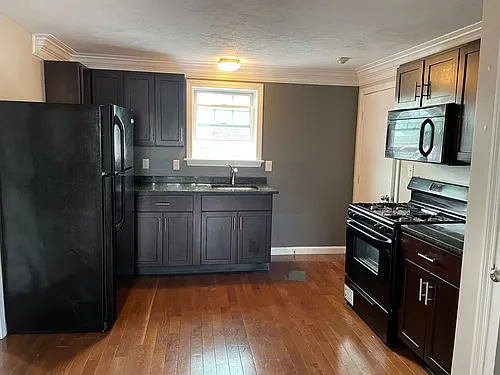 60 Pickering St Photo 1