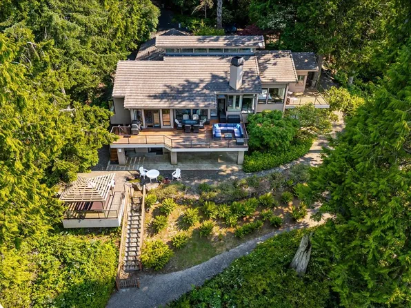 1385 E Ludlow Ridge Rd, Port Ludlow, WA 98365