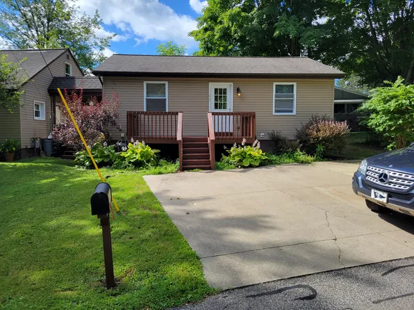 215 Cherry St, Edinboro, PA 16412