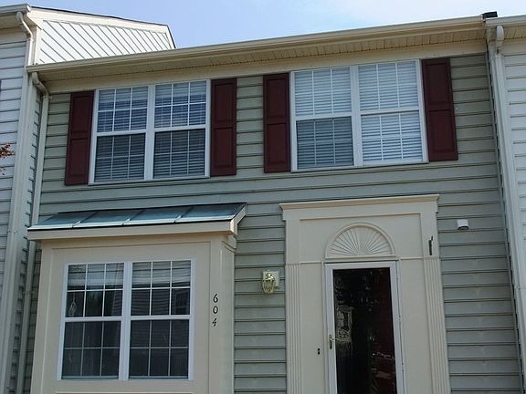 3rd image of 604 Waters Cove Ct