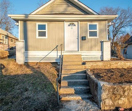 2nd image of 479 Donnelly Ave