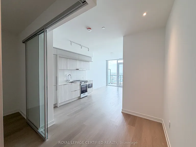 448 Burnhamthorpe Rd W #6407 — Photo 7