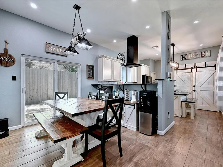 3012 Rochelle Dr — Photo 8