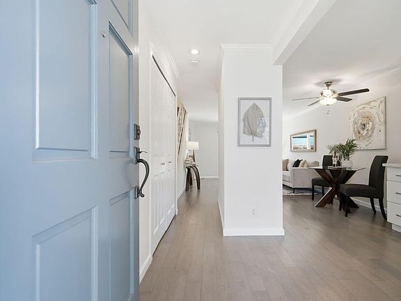 3rd image of 445 Oak Ave