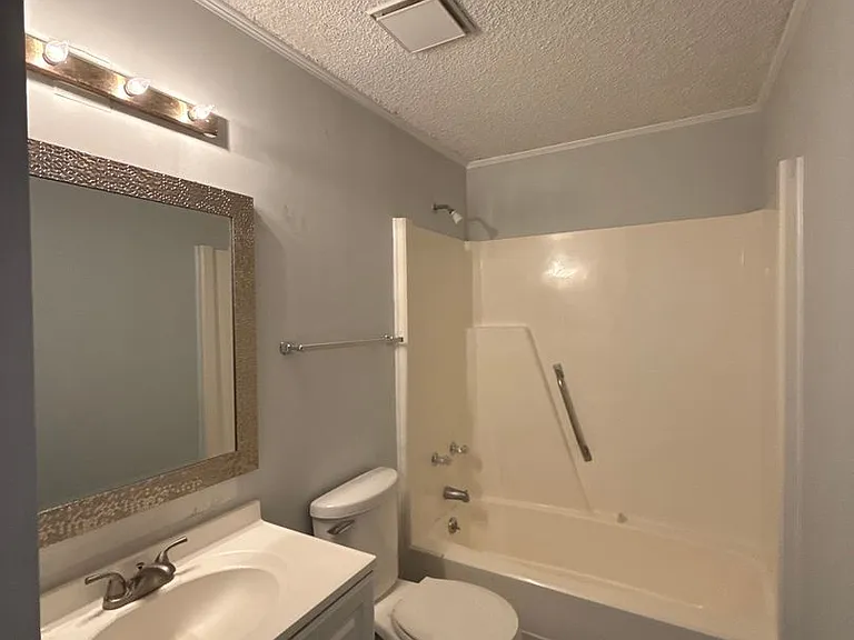 7905 Haverstraw Ct — Photo 10