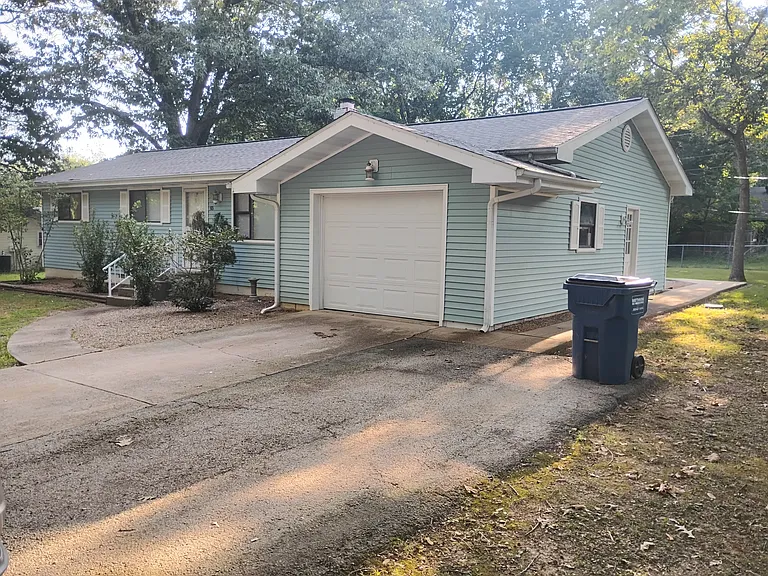 93 Stamford Dr — Photo 1