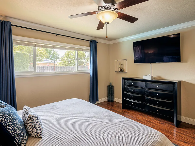 6519 N Mariposa St — Photo 47